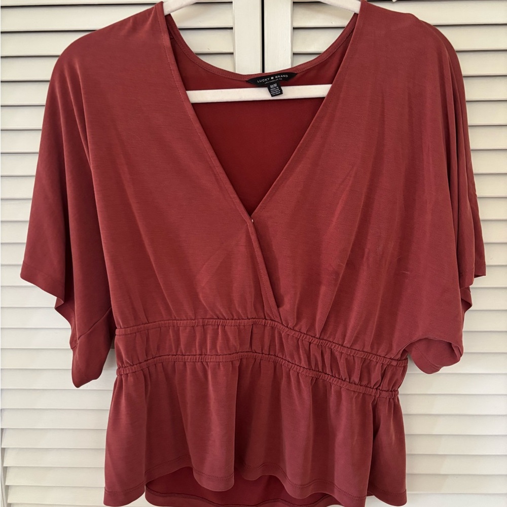 • lucky brand v-neck peplum blouse | m •